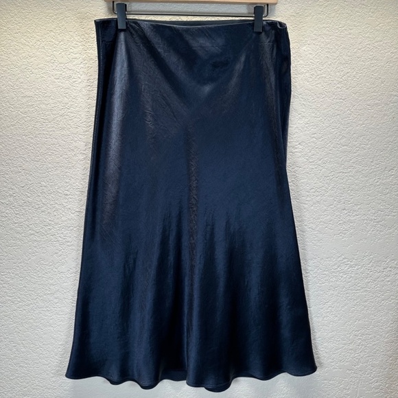 Babaton Aritzia Slip Satin Maxi Skirt Womens Sz. 16 Pull on Elastic Waist Fairy - Picture 15 of 16